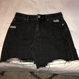 URBAN OUTFITTERS black skirt